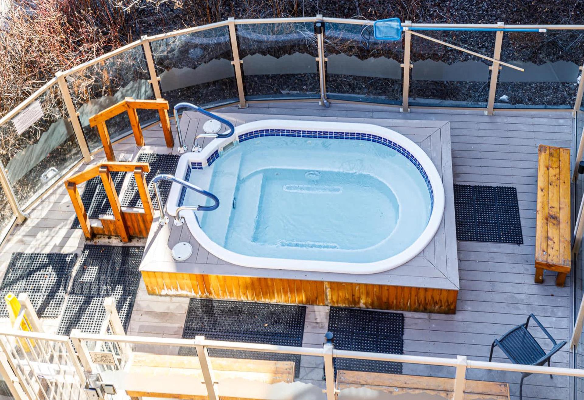 Falcon Crest Sunrise Retreat * Canmore
