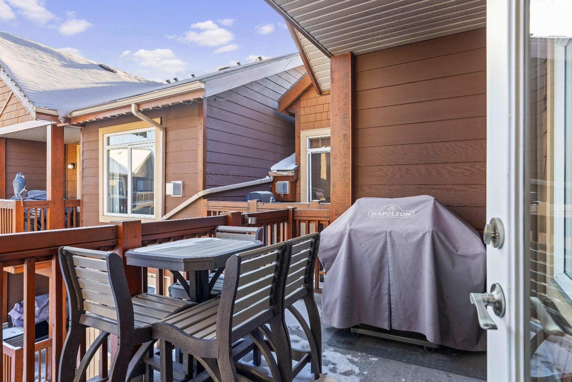 Falcon Crest Sunrise Retreat Canmore
